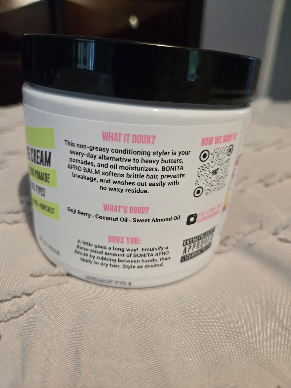 Bonita Afro Balm Texturizer Cream - White & Black with Lime Accents